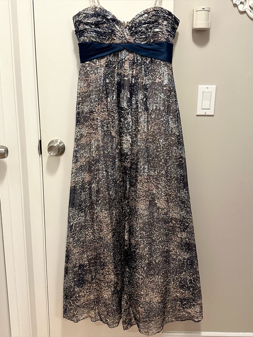 BcbgMaxazria Silk Abstract Metallic Empire Maxi Dress 4 Gown Chiffon Strapless